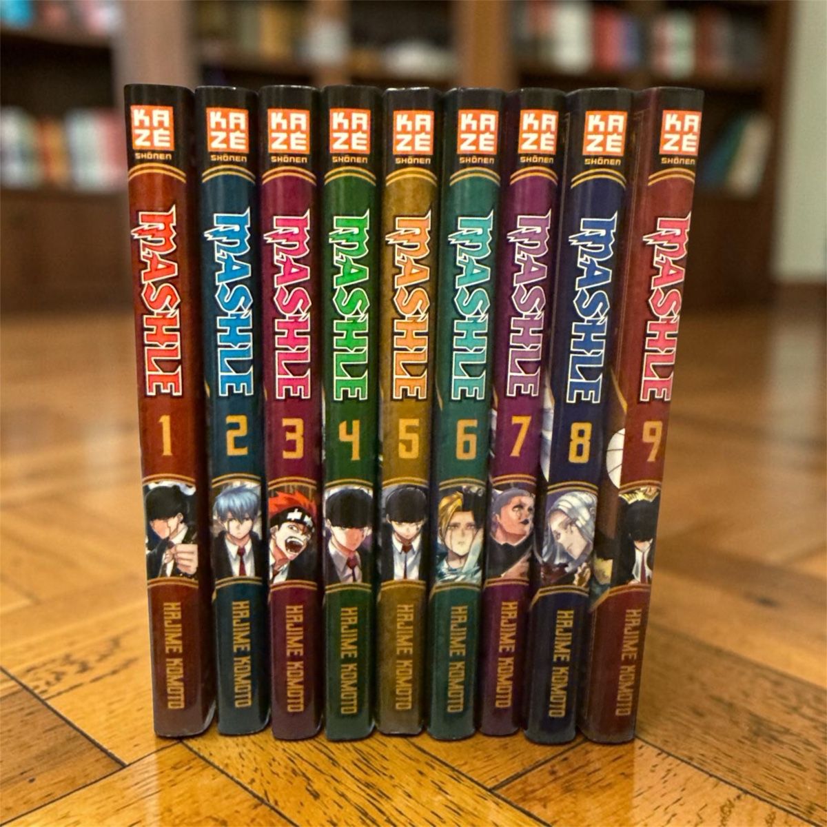 BD: MASHLE Mangas Tome 1-9 bon état – D'occasion à Renens VD par 6skd