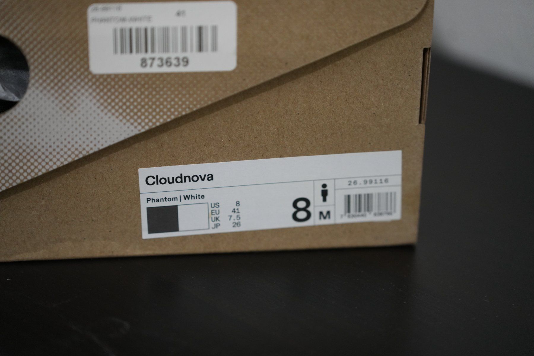 On Scarpe da uomo: On Cloudnova Sneaker - EU 41 - NEW – Nuovo e nell'imballaggio originale da Neuchâtel venduto da yan_lq56 1