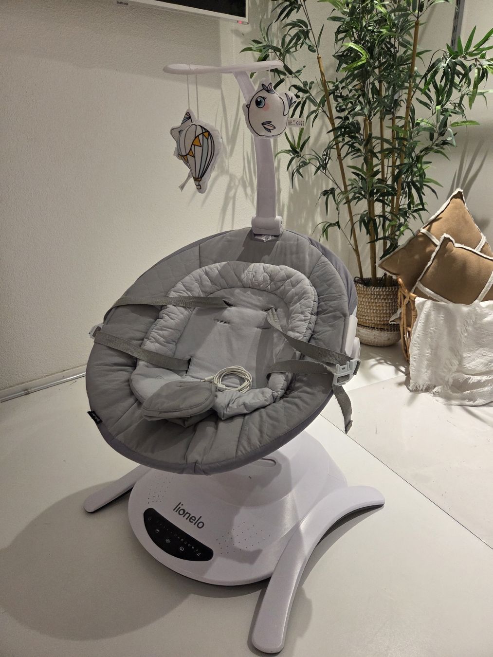 Lionelo Sdraiette & Sdraiette a dondolo: Lionelo Babyschaukel Bella 2 in 1 Set – Usato da Suhr venduto da fas1992
