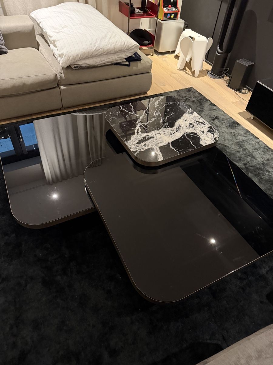 Classicon Tavoli: ClassiCon Bow Coffee Table – Usato da Zumikon venduto da patrick151