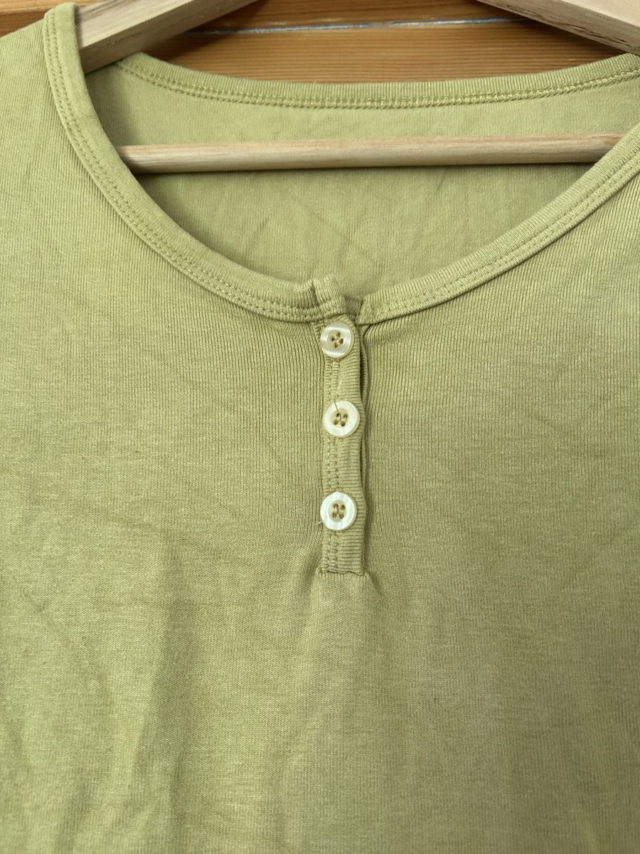 Shein T-shirt: Grünes Crop Top mit langen Ärmeln, Grösse S – Usato da Frauenfeld venduto da jae_vs6j 1