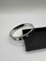 Armband mit Blumenmuster neuwertig