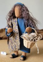 Schwarzenberger Krippenfiguren Frau / Meitli ca. 21cm N9