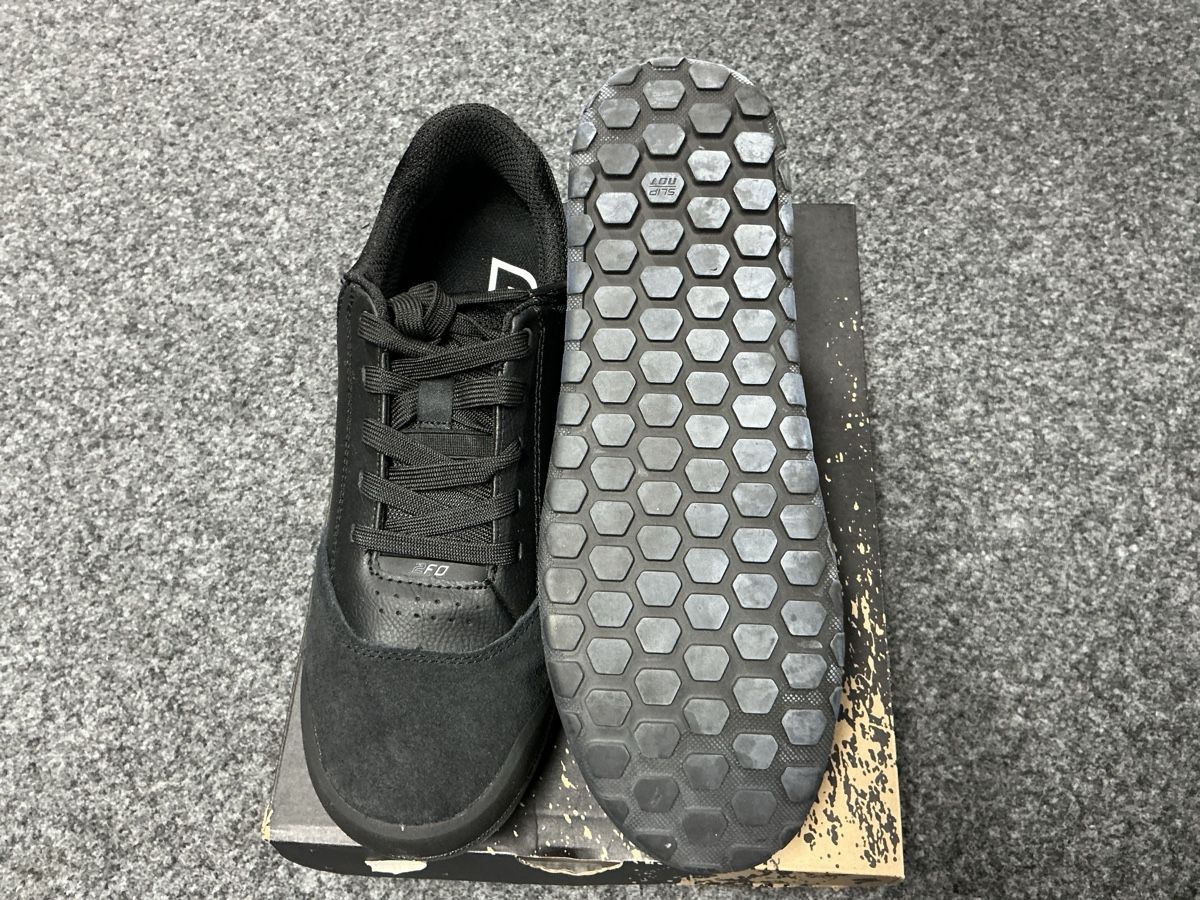 Specialized Chaussures hommes: Specialized 2FO Roost Flat Taille 45 – Neuf avec emballage d'origine à Borex par b-cycle 1