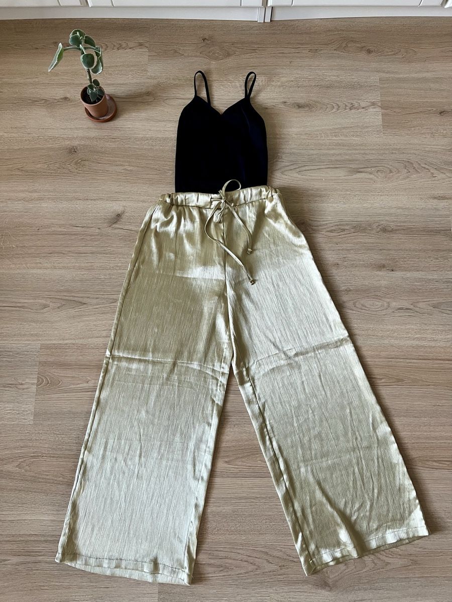 Lotti di vestiti: Set Hose und Body XS – Nuovo (secondo la descrizione) da Egliswil venduto da Rumberta1987