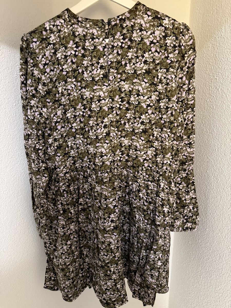 Only Vestiti: Kleid Langarm mit Blumenmuster / Only /  Grösse L – Usato da Jona venduto da dar_k2v9 1