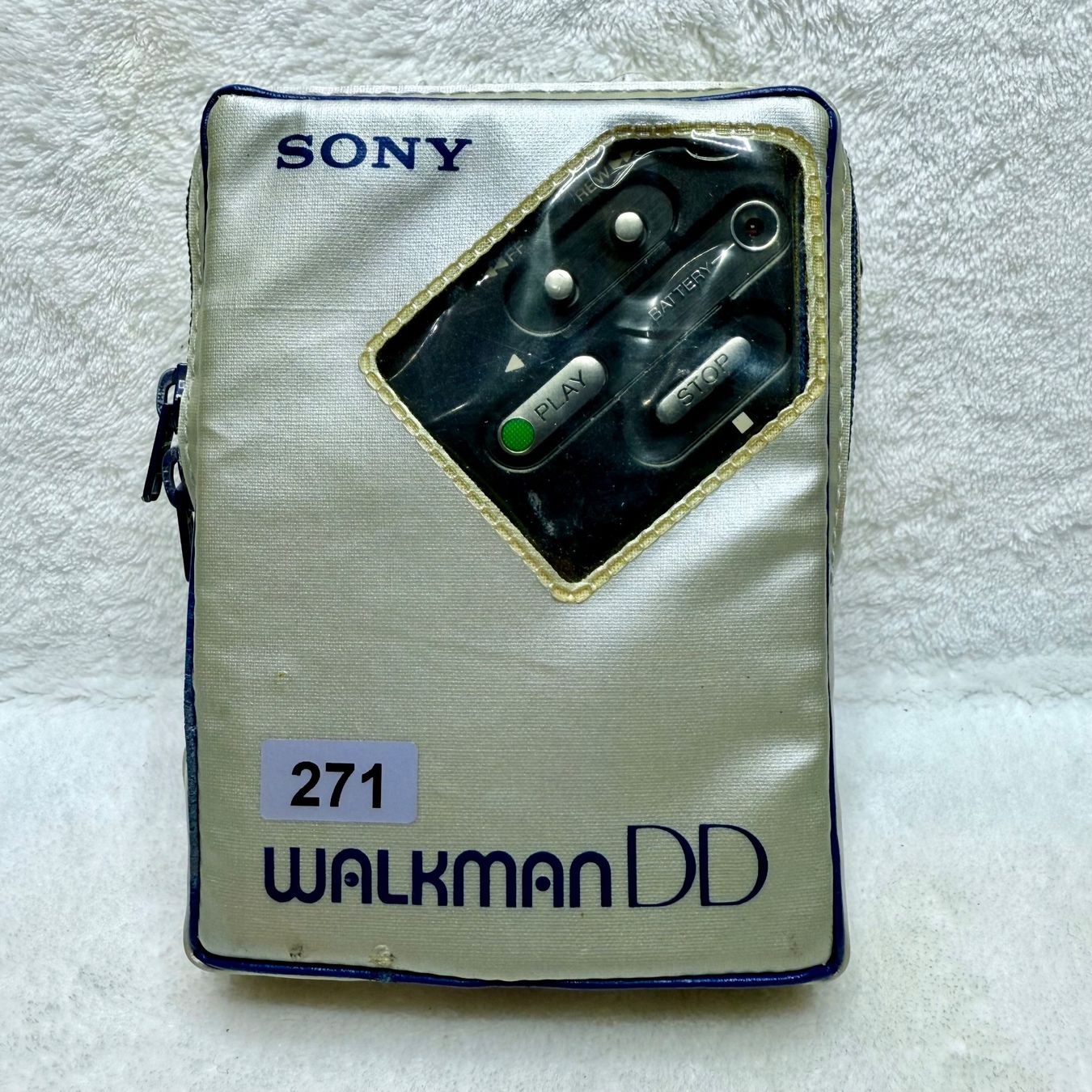 Sony Lecteur media portable: Sony Walkman WM-DD schwarz #271 – D'occasion à Vorderthal par WalkmanClinic 7