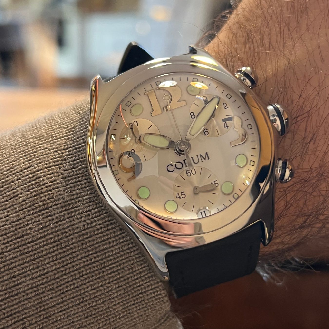 Corum Uhren: Corum Bubble Quartz Chronograph Silver Dial 396.250.20 – Gebraucht aus Carouge GE von Watchaser 3