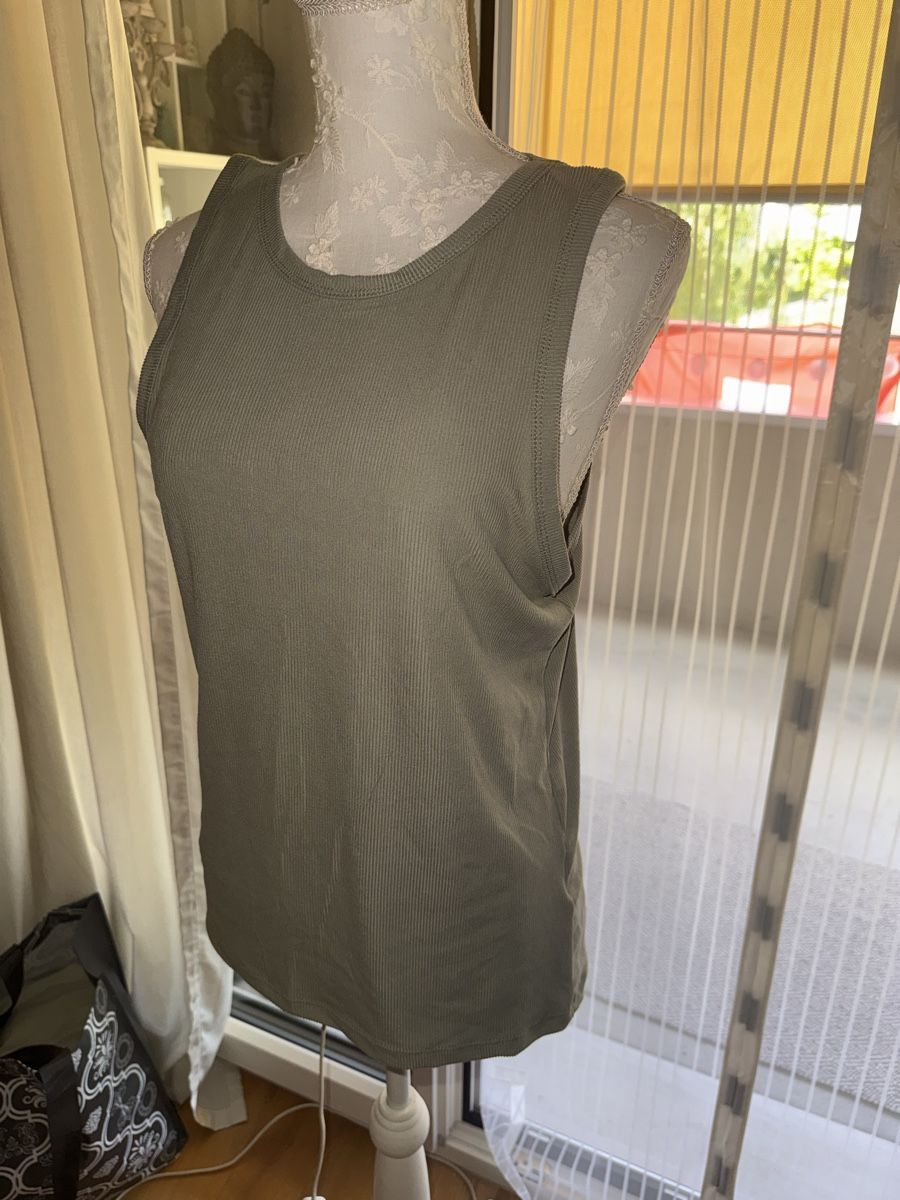 Tops: Top – Neuf (Voir description) à Itingen par jessi811