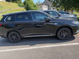 Outlander 2.4 PHEV Style 4WD Automatic