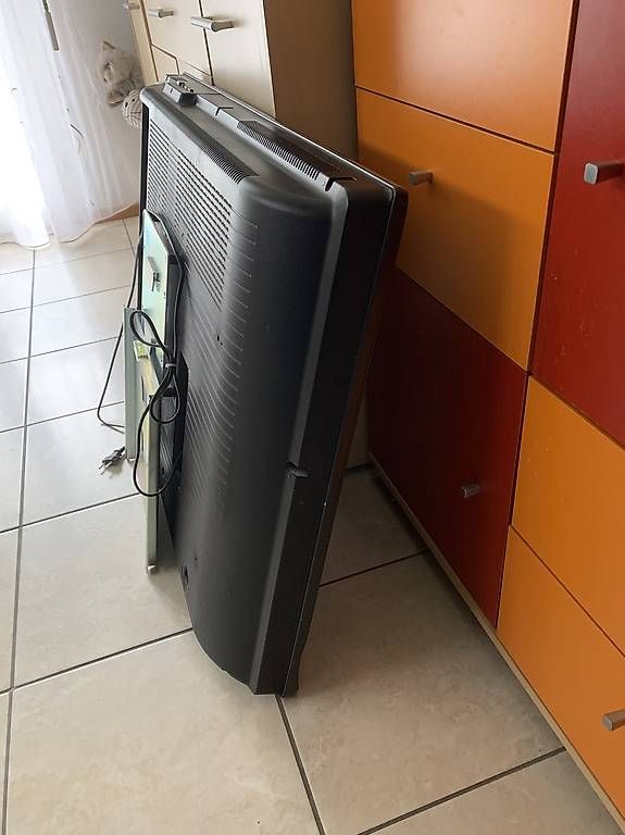 Sharp Fernseher: Televisore Sharp 94cm – Gebraucht aus Mezzovico von Herbie53 2
