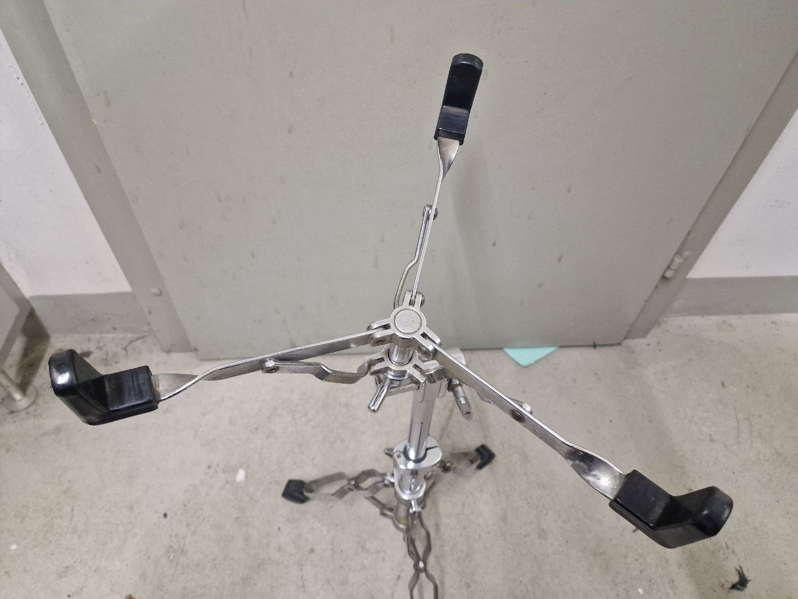 Strumenti musicali: Vintage Pearl Snarestand – Usato da Wasen im Emmental venduto da Eschi666 1