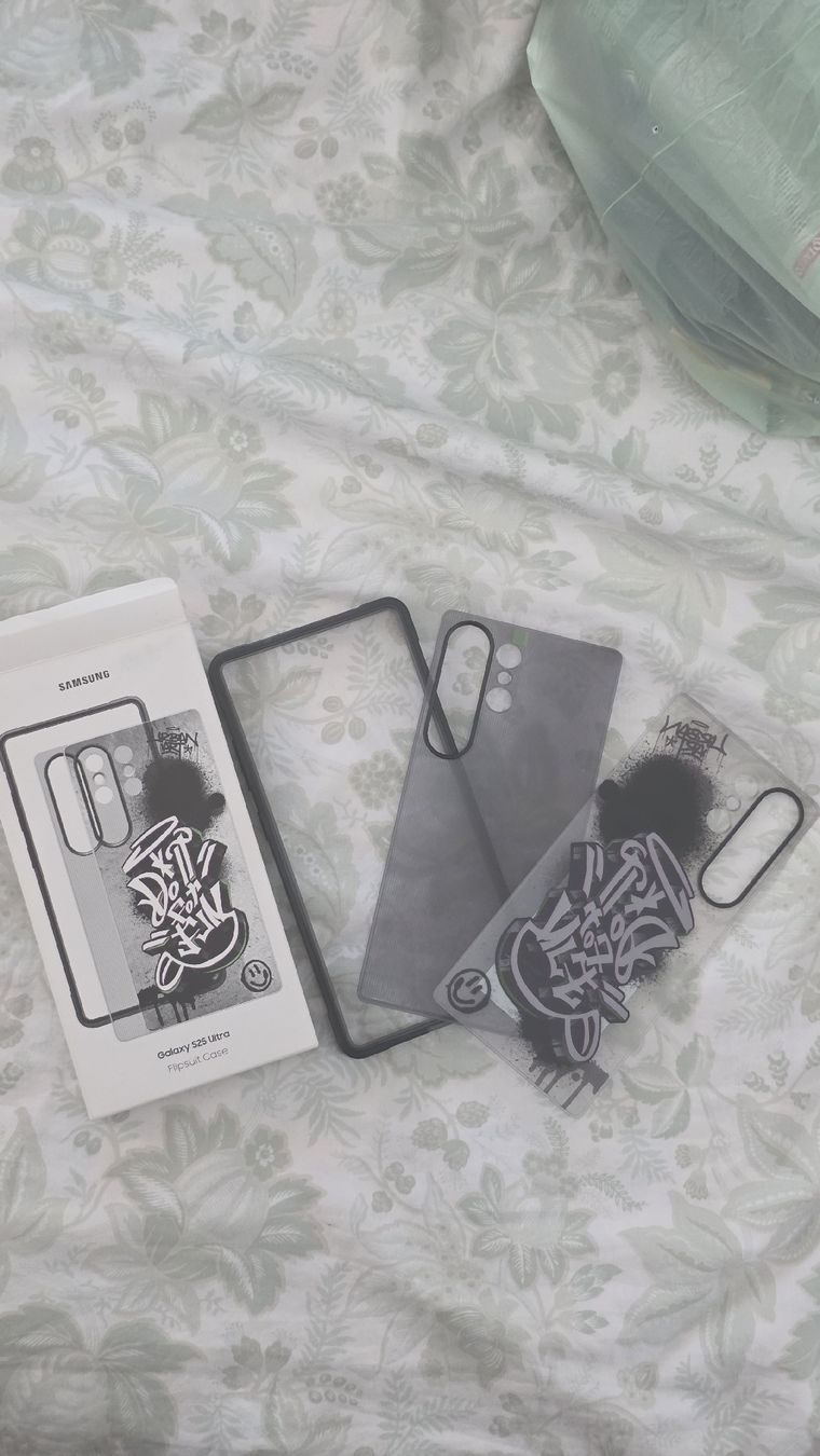 Samsung Cover & Protezioni schermo: Coque Samsung Galaxy S25 Ultra – Usato da Pully venduto da Kyuubi_1009