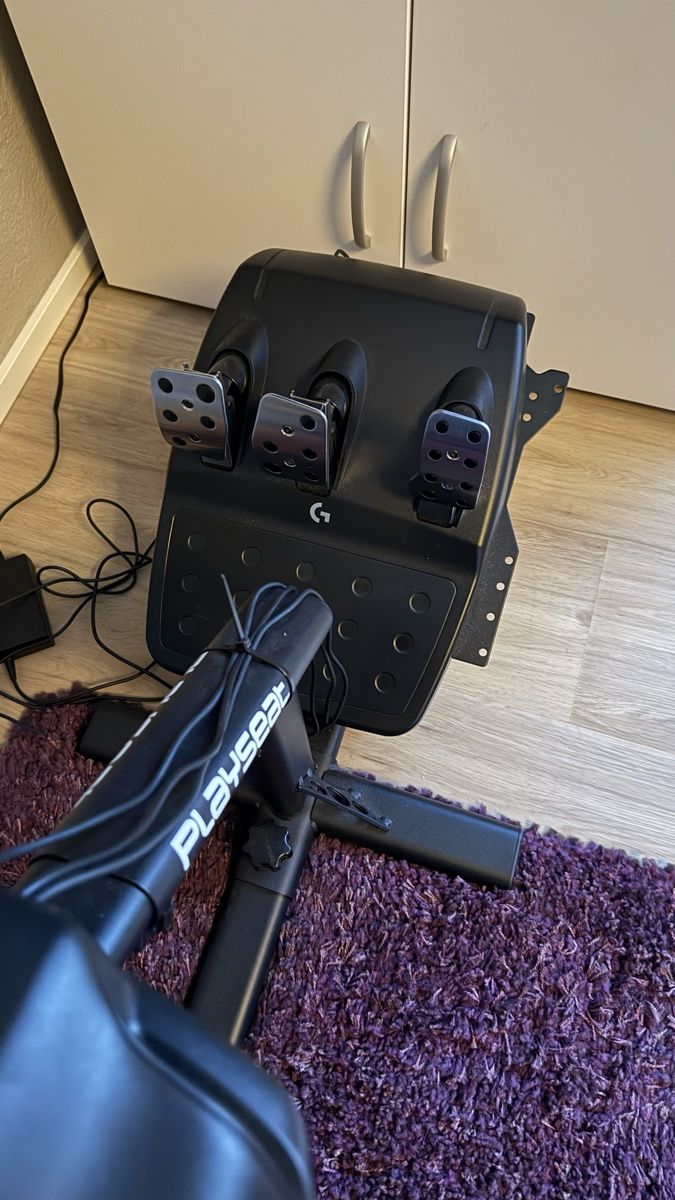 Logitech Console: Top Simracing LogitechG G923 mit Playseat Evolution – Usato da Laupen ZH venduto da Logocad 1
