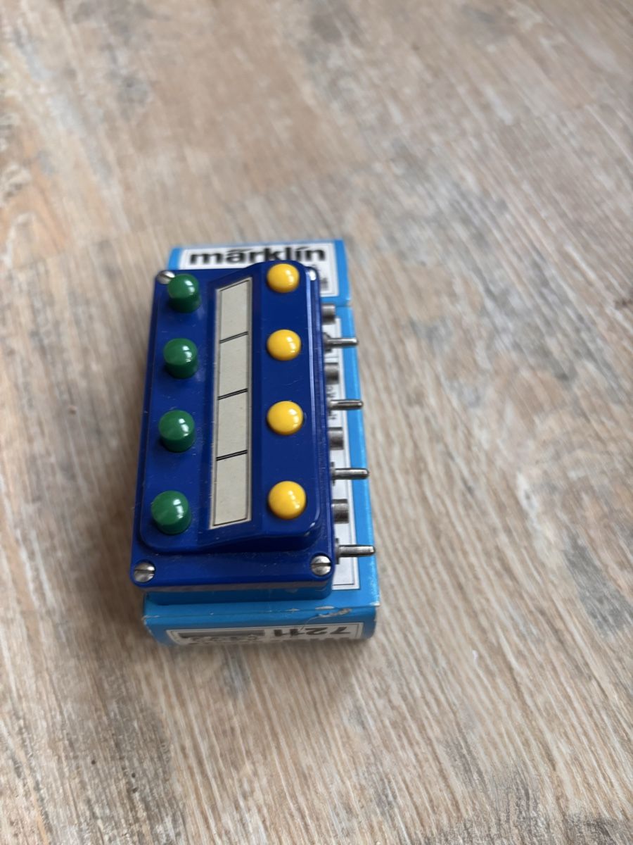 Märklin Modellini di ferrovie: Märklin Schaltpult 7211 mit Originalverpackung gut – Usato da Egg bei Zürich venduto da Fylanblau 1
