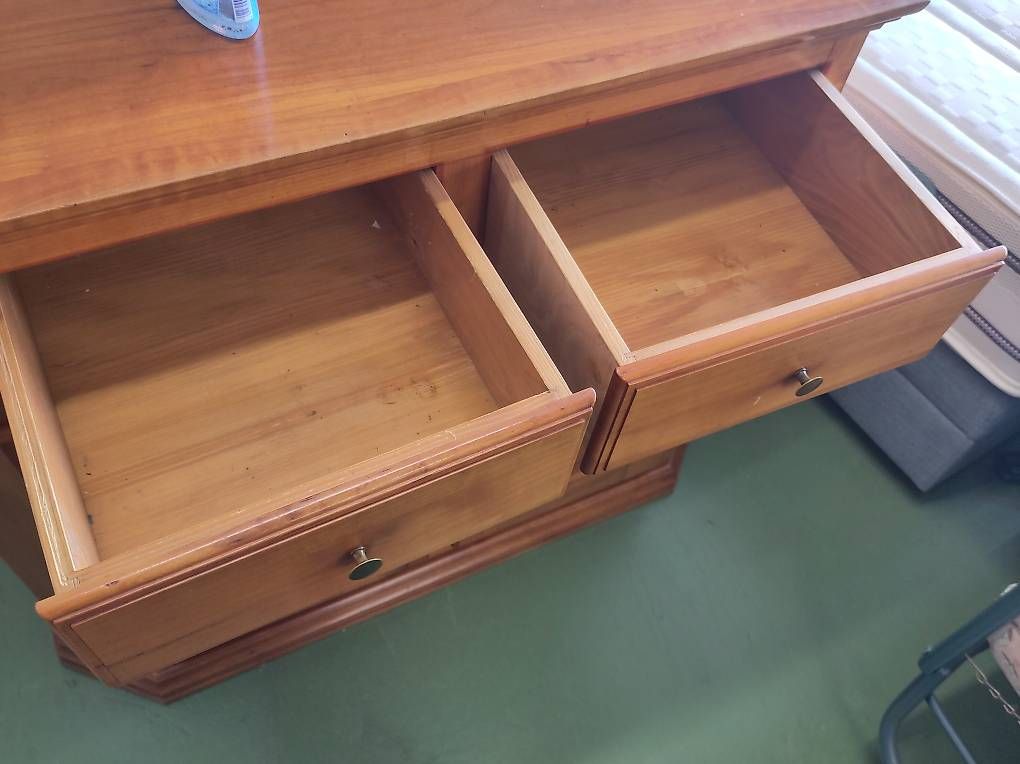Cassettiere: Kommode Massivholz mit 2 Türe – Usato da Pratteln venduto da Cartonsducoeur_bl 3