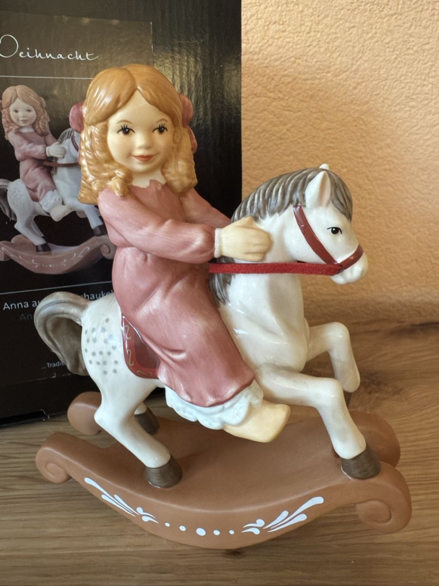Statuette: Goebel Mädchen mit Schaukelpferd – Usato da Sarmenstorf venduto da Nathaliie_21 1