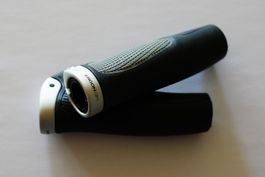 Poignées Velo ERGON GP1 noir et argent comme neuf