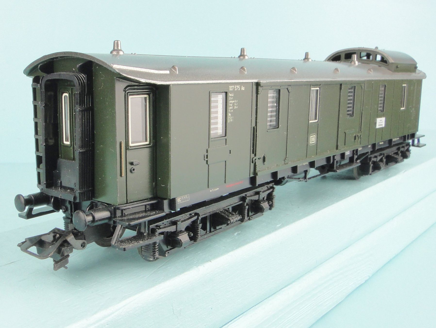 Märklin Modelleisenbahnen: Märklin 41372 Gepäckwagen – Gebraucht aus Bülach von cann11 6
