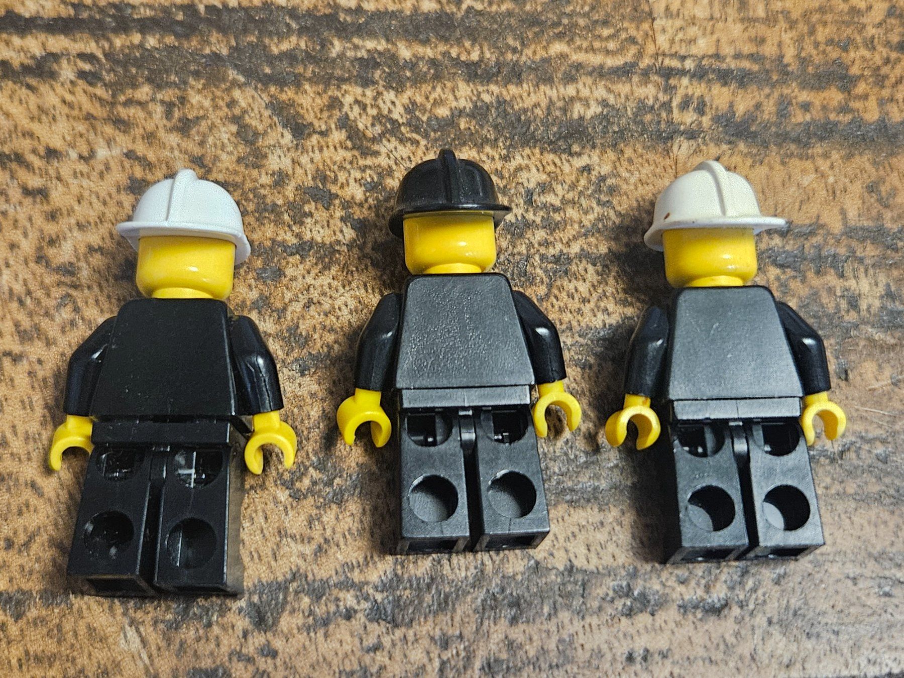 Lego Kit di costruzioni: lego lot de 3 figurines – Usato da Confignon venduto da Ecrofigs 1