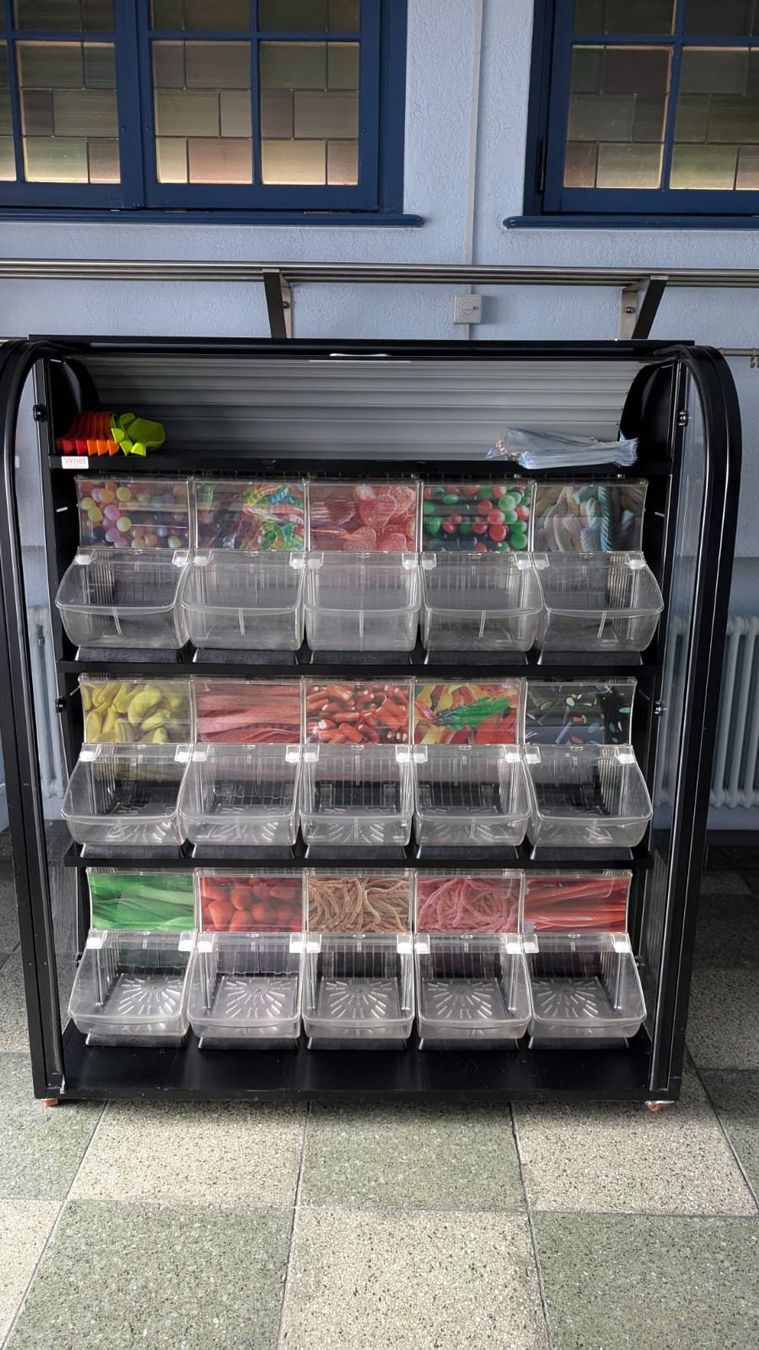 Vitrinen: Pick Mix mit 15 Fächer – Gebraucht aus Solothurn von Optaia0 2