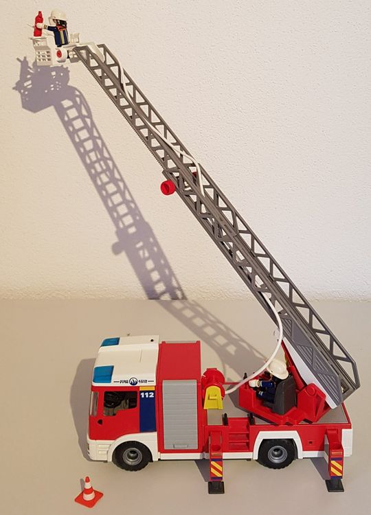  Feuerwehrauto 9463 / Playmobil 