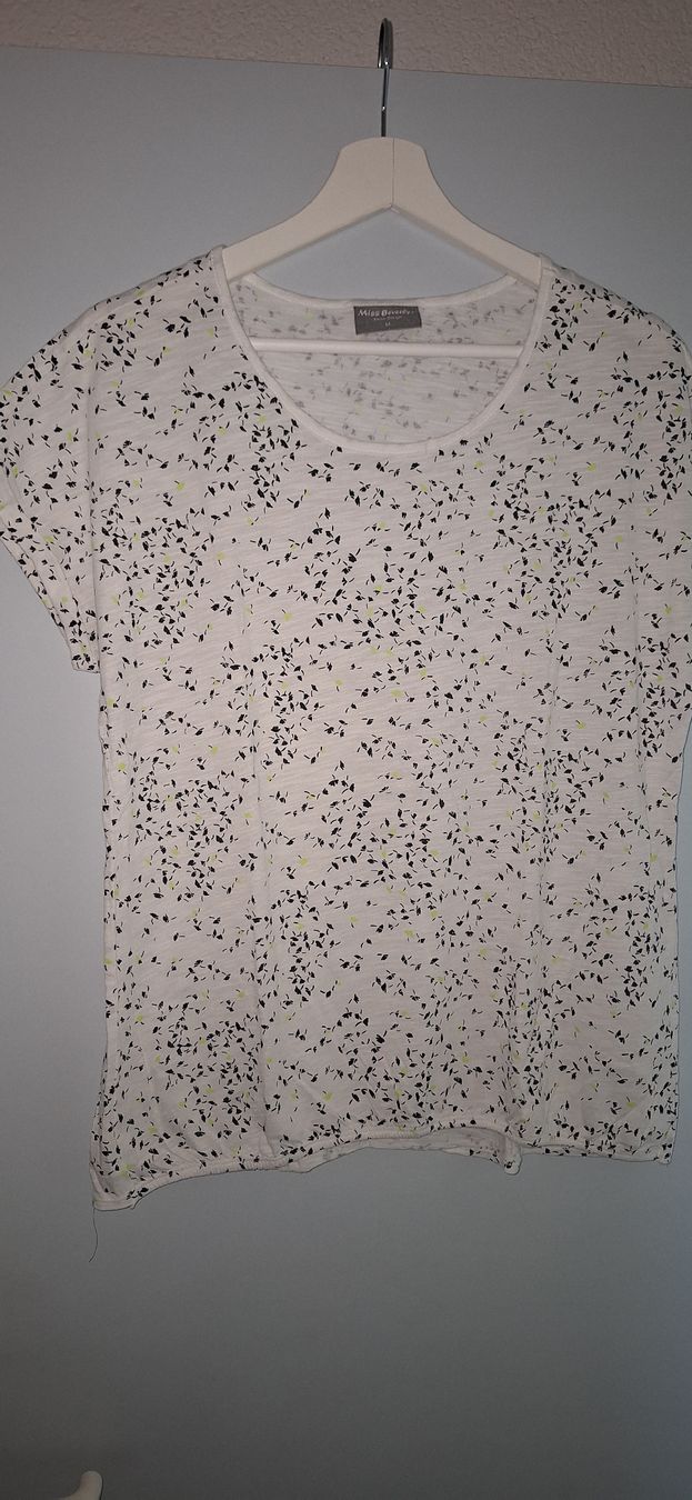 T-Shirts: Damen T-Shirt Gr. M – Gebraucht aus Schwyz von cla_8w6t