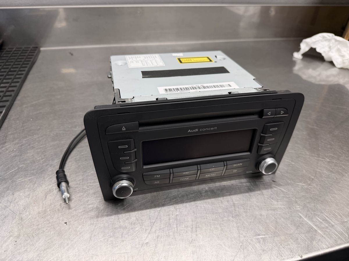 Lettore multimediale & Streamer: Originaler Audi A3 / S3 Radio – Usato da Veltheim AG venduto da Zollinger5
