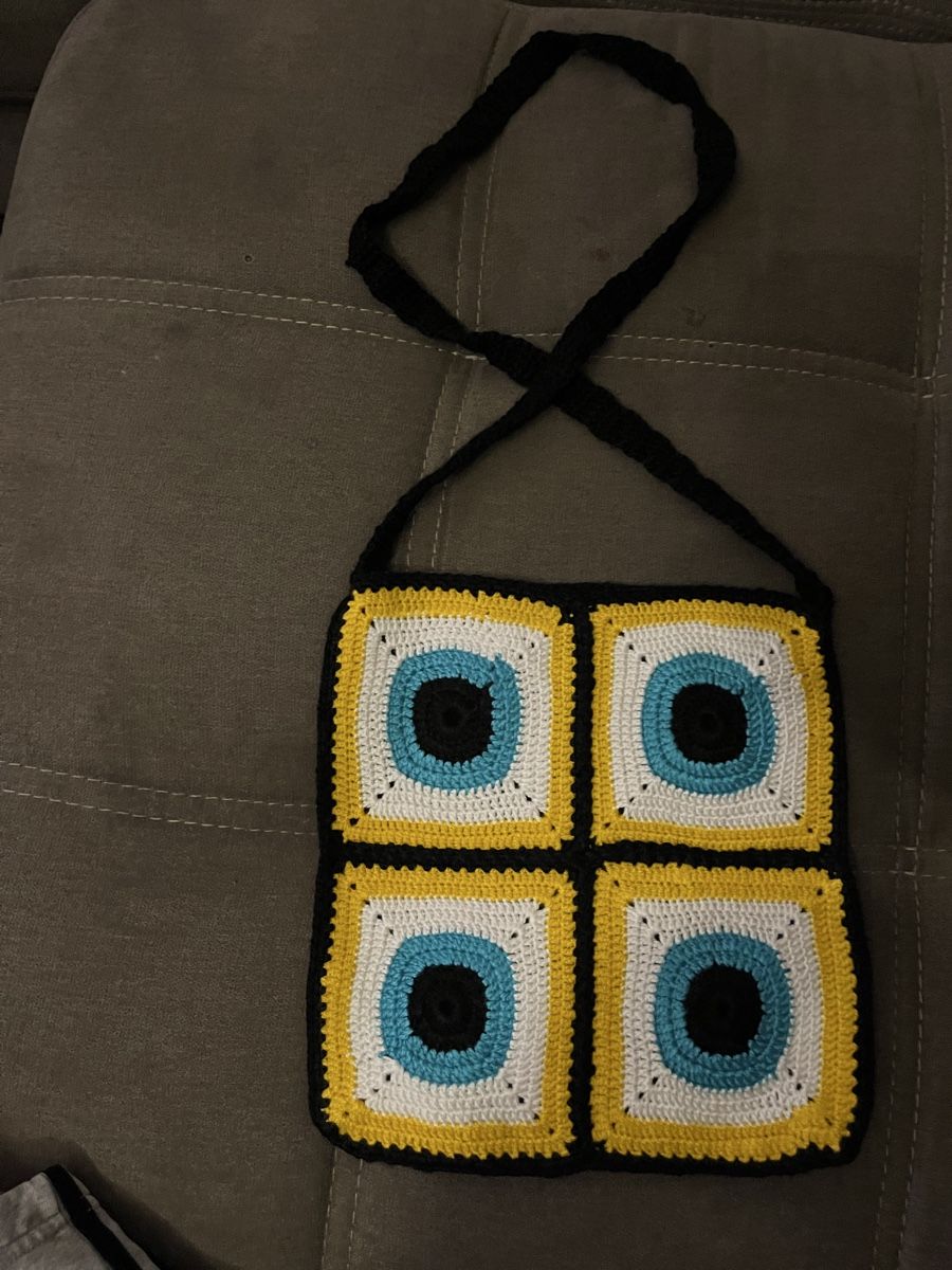 Sacs femmes: Crocheted Shoulder Bag Handmade Multicolor Granny Square – Neuf (Voir description) à Zürich par aks_nyc5 4