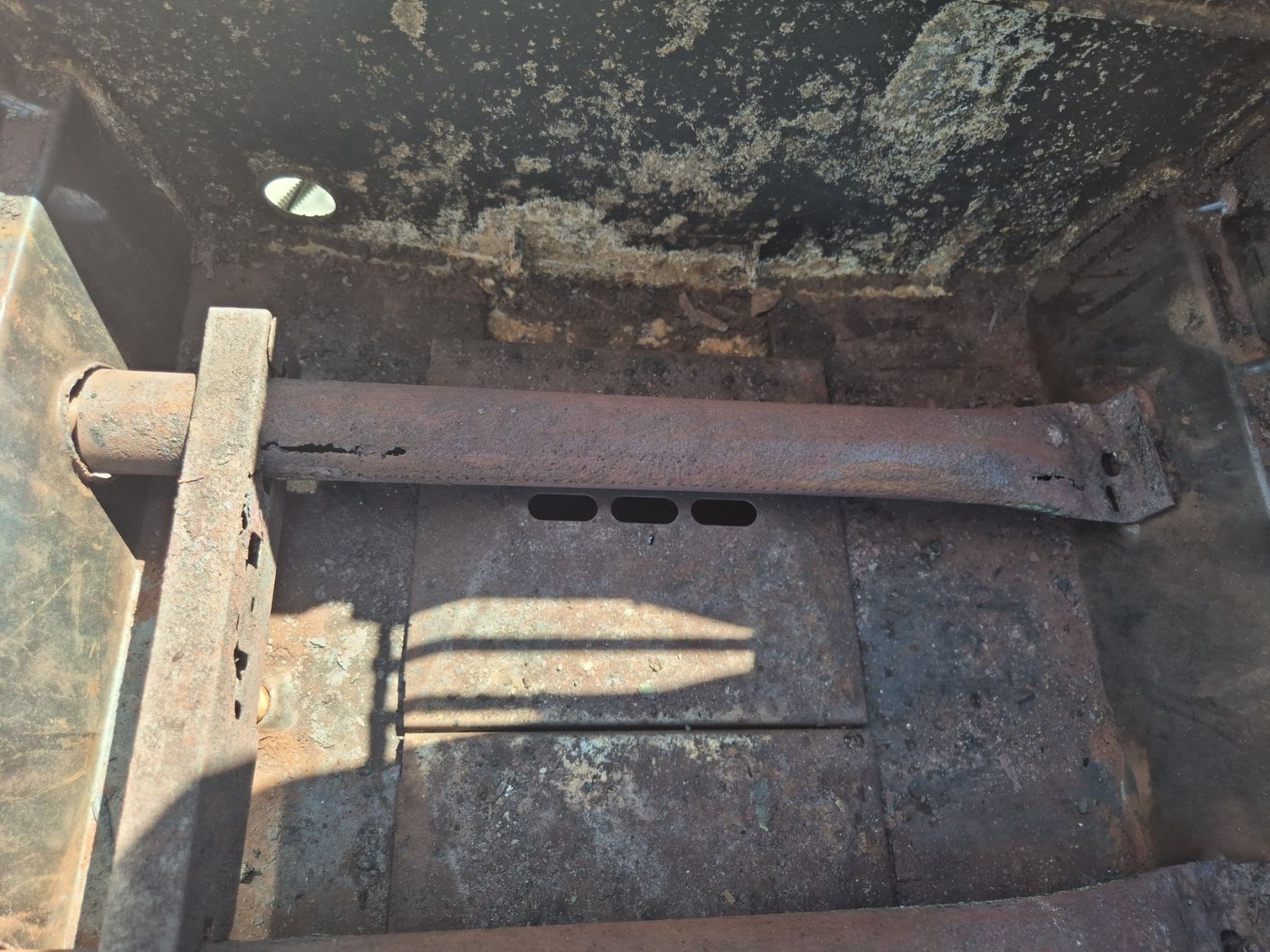 Broil King Griglie: Broil King Baron Grill mit Seitenkocher – Usato da Grüningen venduto da maenimaa 5