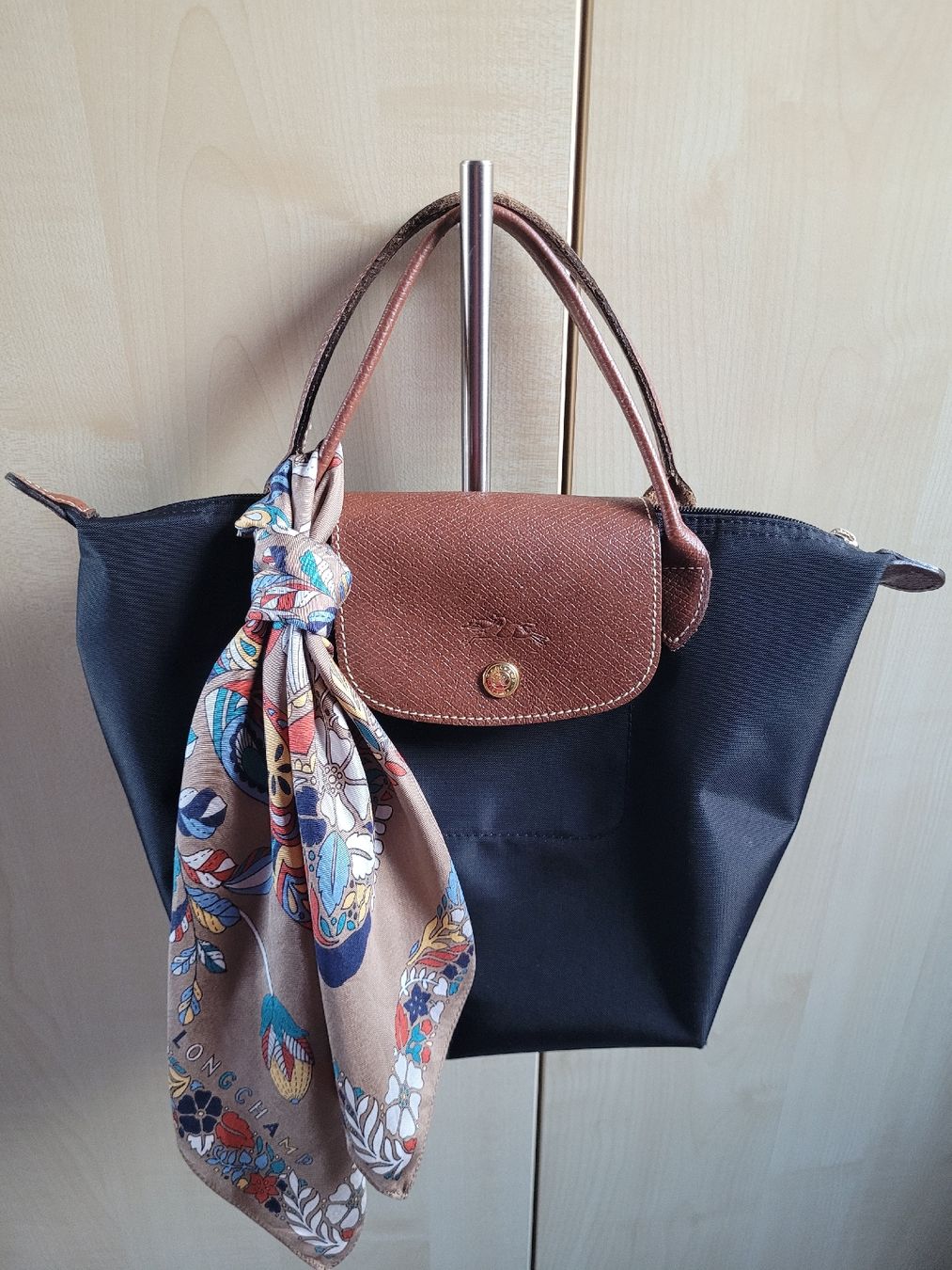 Longchamp Foulard & Sciarpe: Foulard/Seidenschal von Longchamp – Nuovo (secondo la descrizione) da Ebikon venduto da miguuu19 2