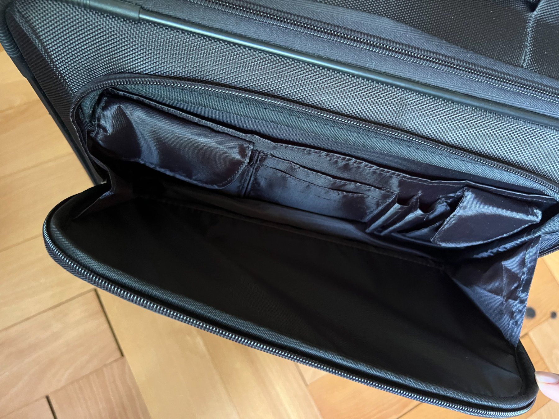 Reisekoffer: Neuland Moderationskoffer – Gebraucht aus Thun von Raphael28 1