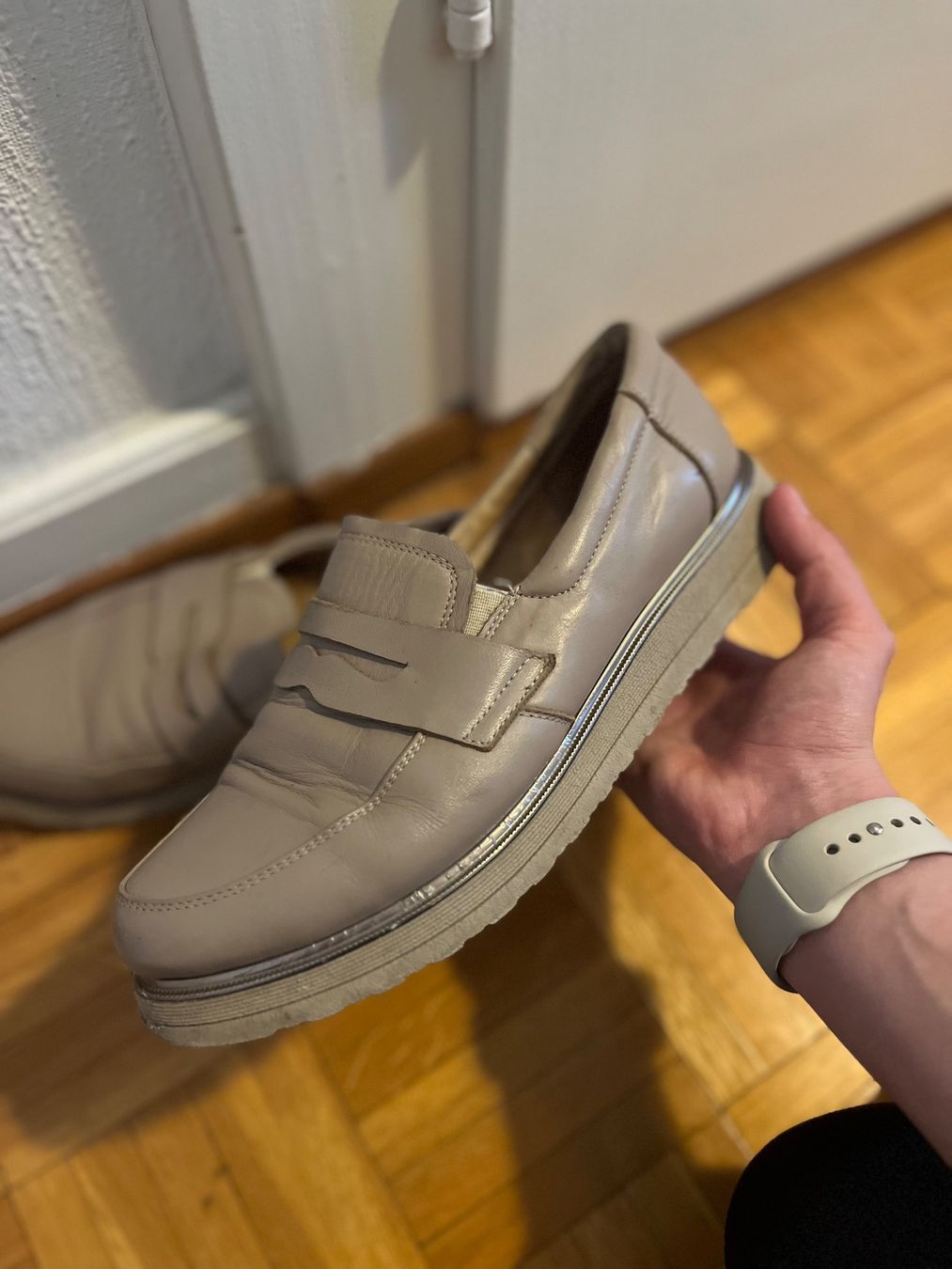 Scarpe da donna: mocassins loafers – Usato da L'Orient venduto da var_ly9m