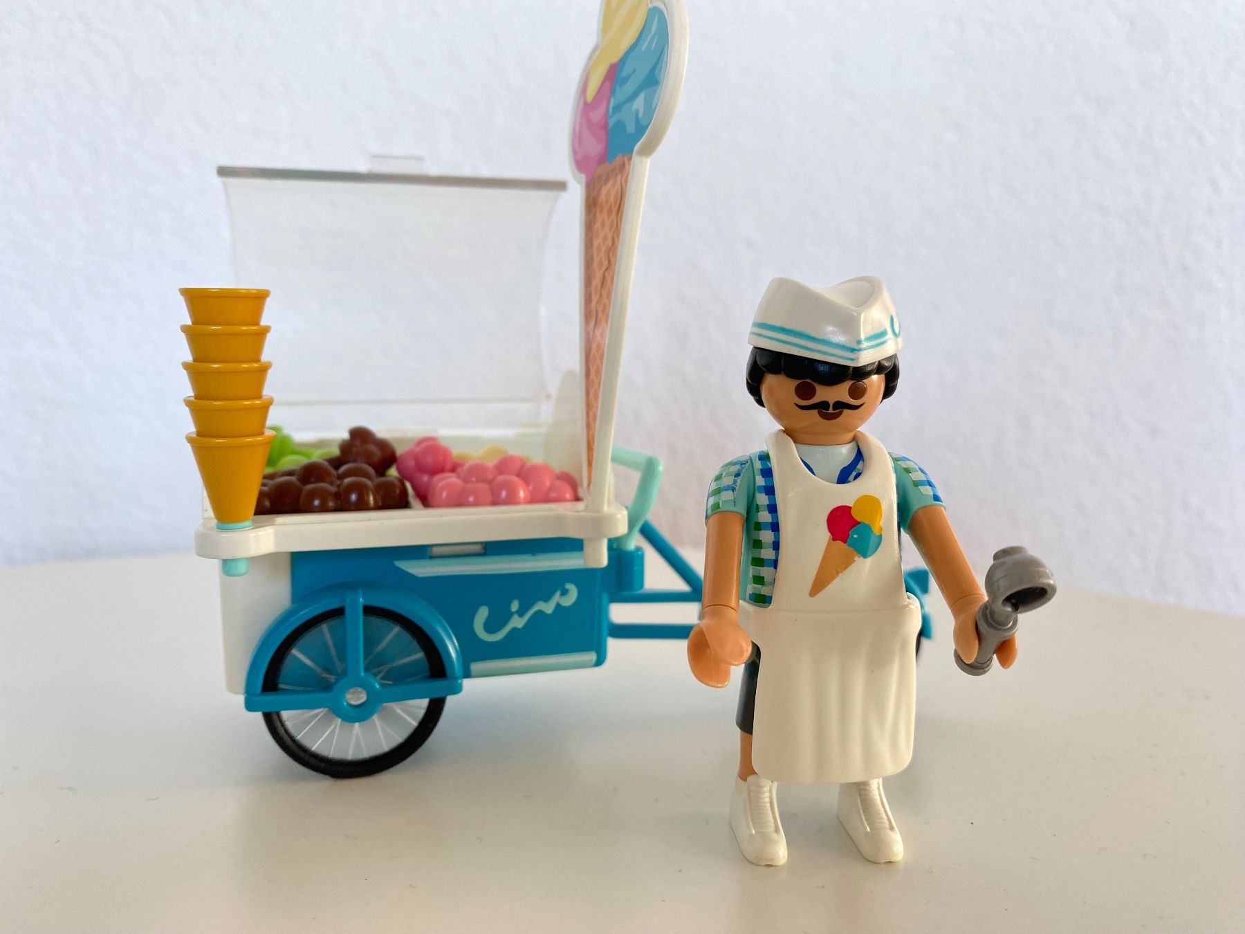 Playmobil Giocattoli: Playmobil Strand + Eisverkäufer – Usato da Zürich venduto da sil_75jv 1