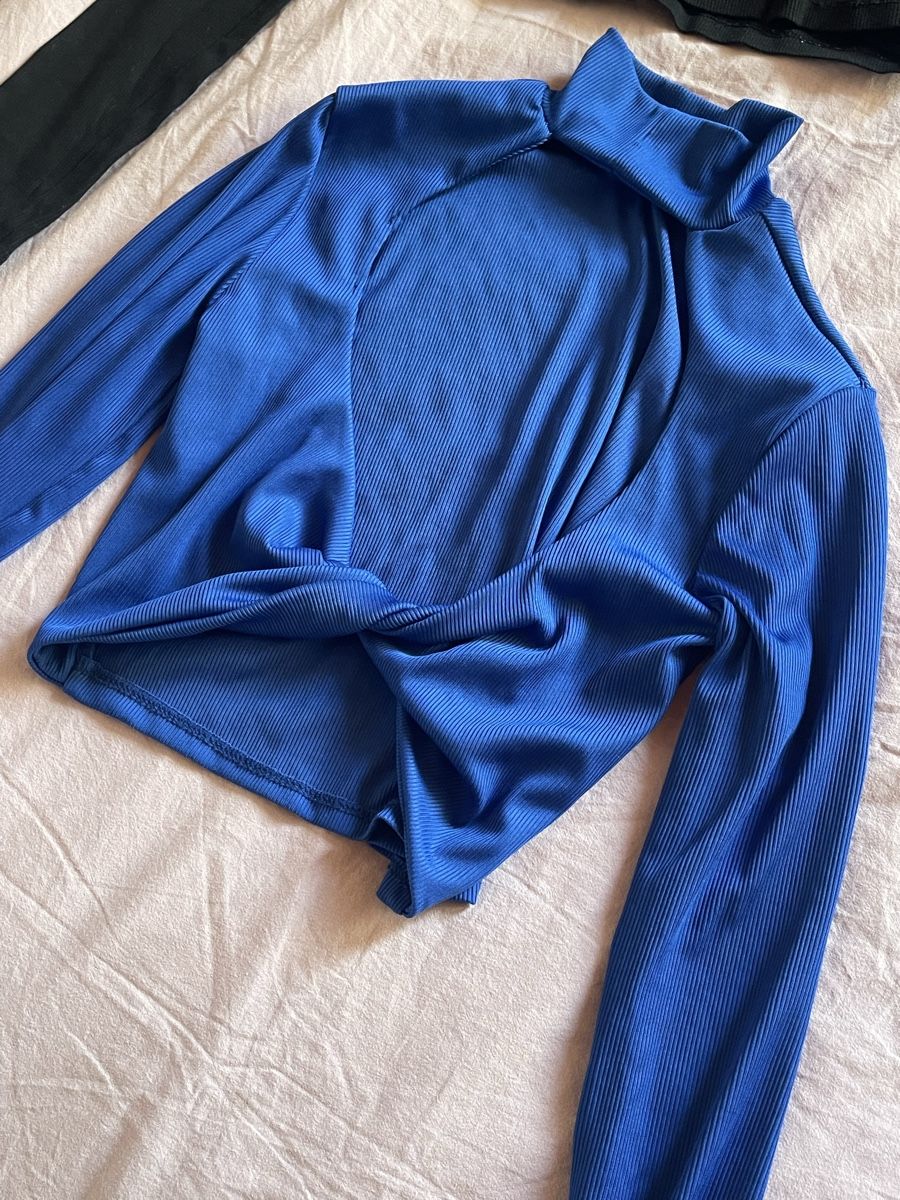 Lots de vêtements: kleiderpacket – D'occasion à Ascona par her_7yh6 4