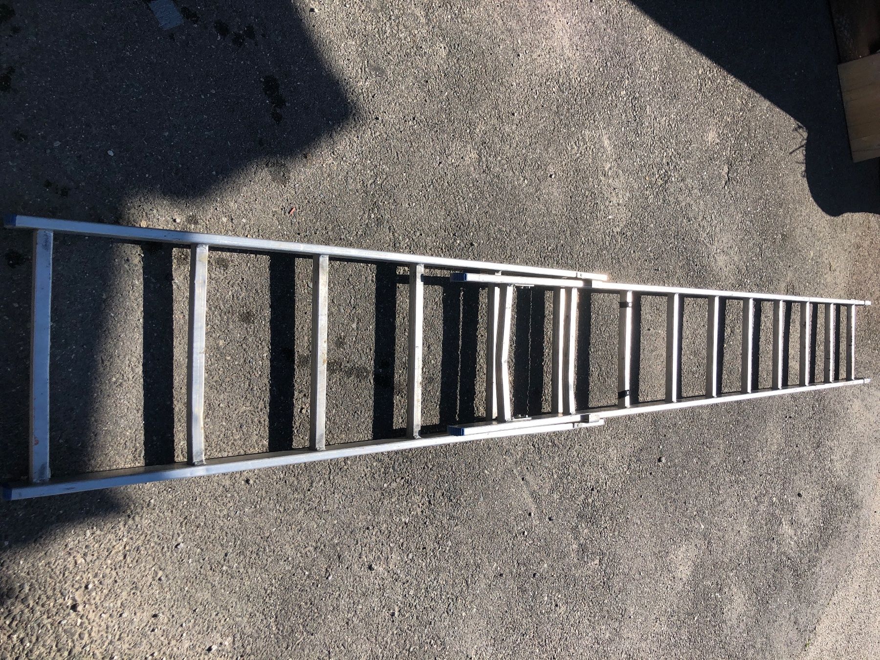 Scale: Échelle aluminium – Usato da Chénens venduto da Touta1franc 2