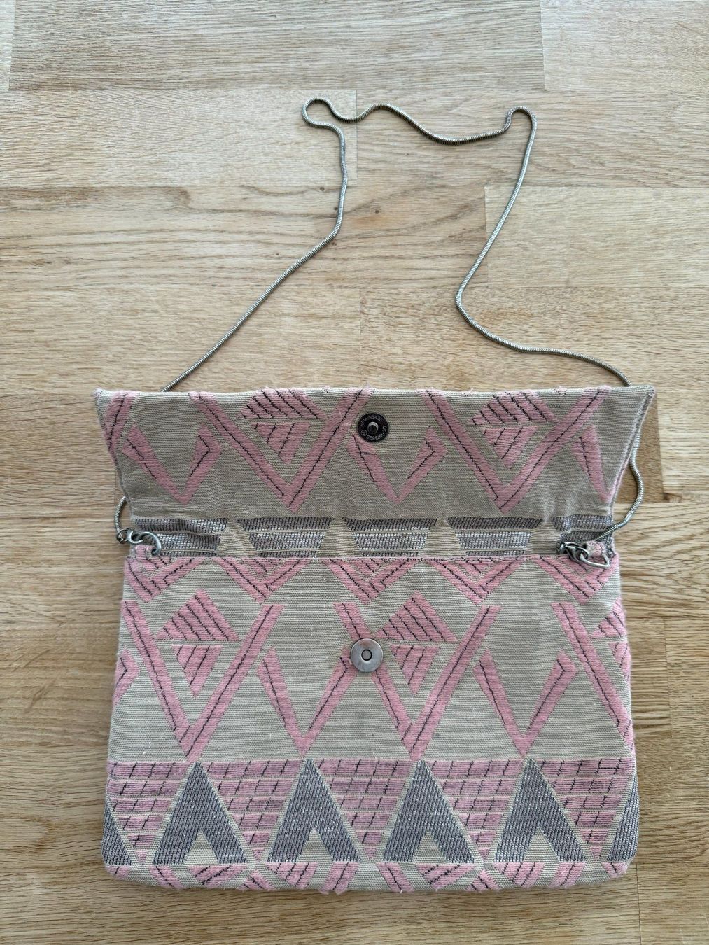 Mango Borse da donna: Spende MSF -  violeta by MANGO - Clutch – Usato da Fällanden venduto da La_Natie 2