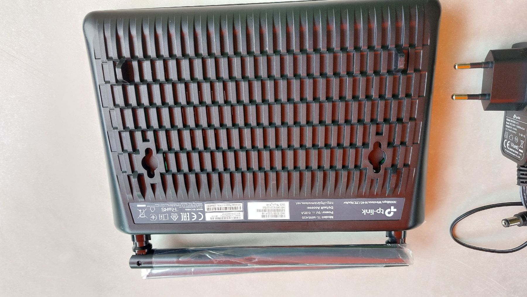 TP-Link Modem & Router: TP-Link TL-MR6400 300Mbit/s LTE 4G Router  – Usato da Hinteregg venduto da Amerizium 3