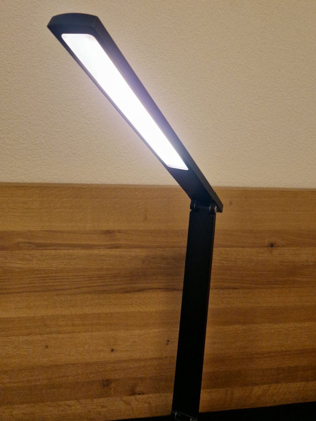 Micasa Lampade: Bartolo LED Tischlampe mit USB Anschluss - Schwarz – Nuovo (secondo la descrizione) da Igis venduto da Vulleta.38 3