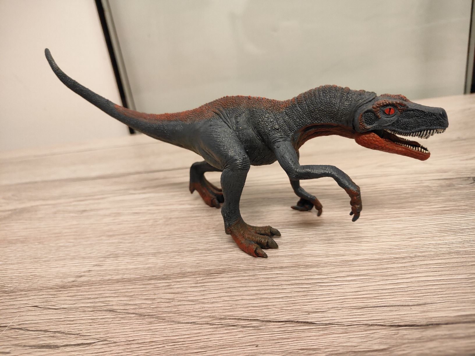 Schleich Statuette: Schleich Dinosaurier Herrerasaurus Dino – Usato da Thalwil venduto da FigurenFreunde 1
