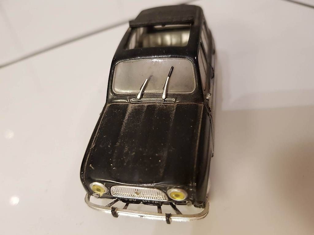 Modellautos: Renault 4L bicolore, toit ouvert – Gebraucht aus Ste-Croix von gfamily 1