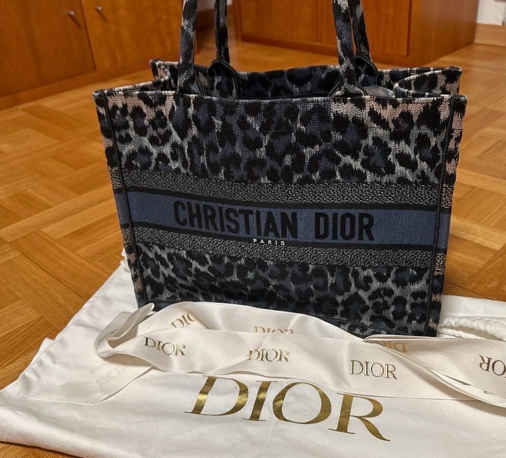 Dior Sacs femmes: Book Tote Medium Dior – D'occasion à Genève par Lilimouss 3