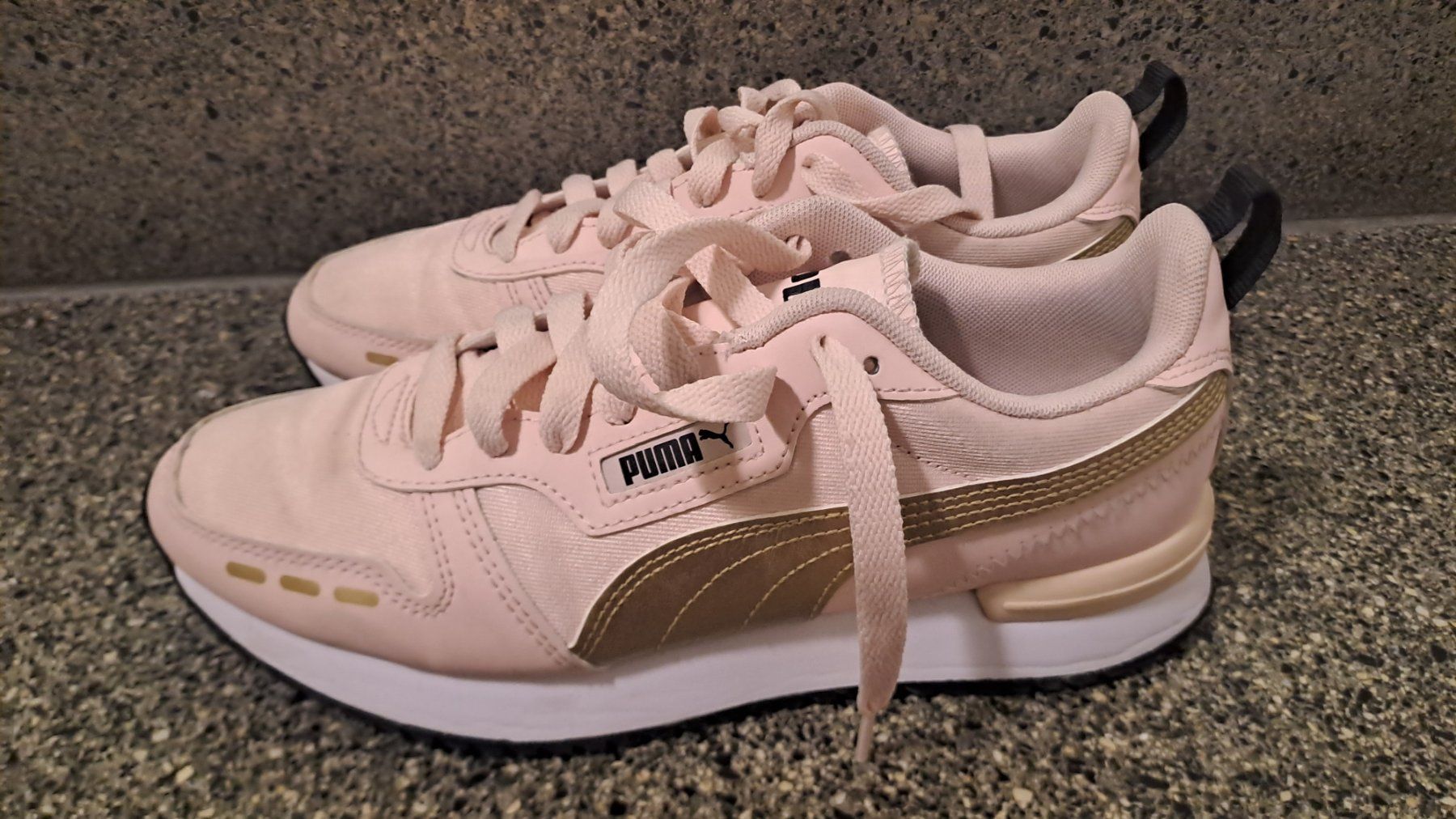 Puma Scarpe da donna: Puma Sneakers Rosa Grösse 39 Damen – Usato da Zürich venduto da Naira03 1