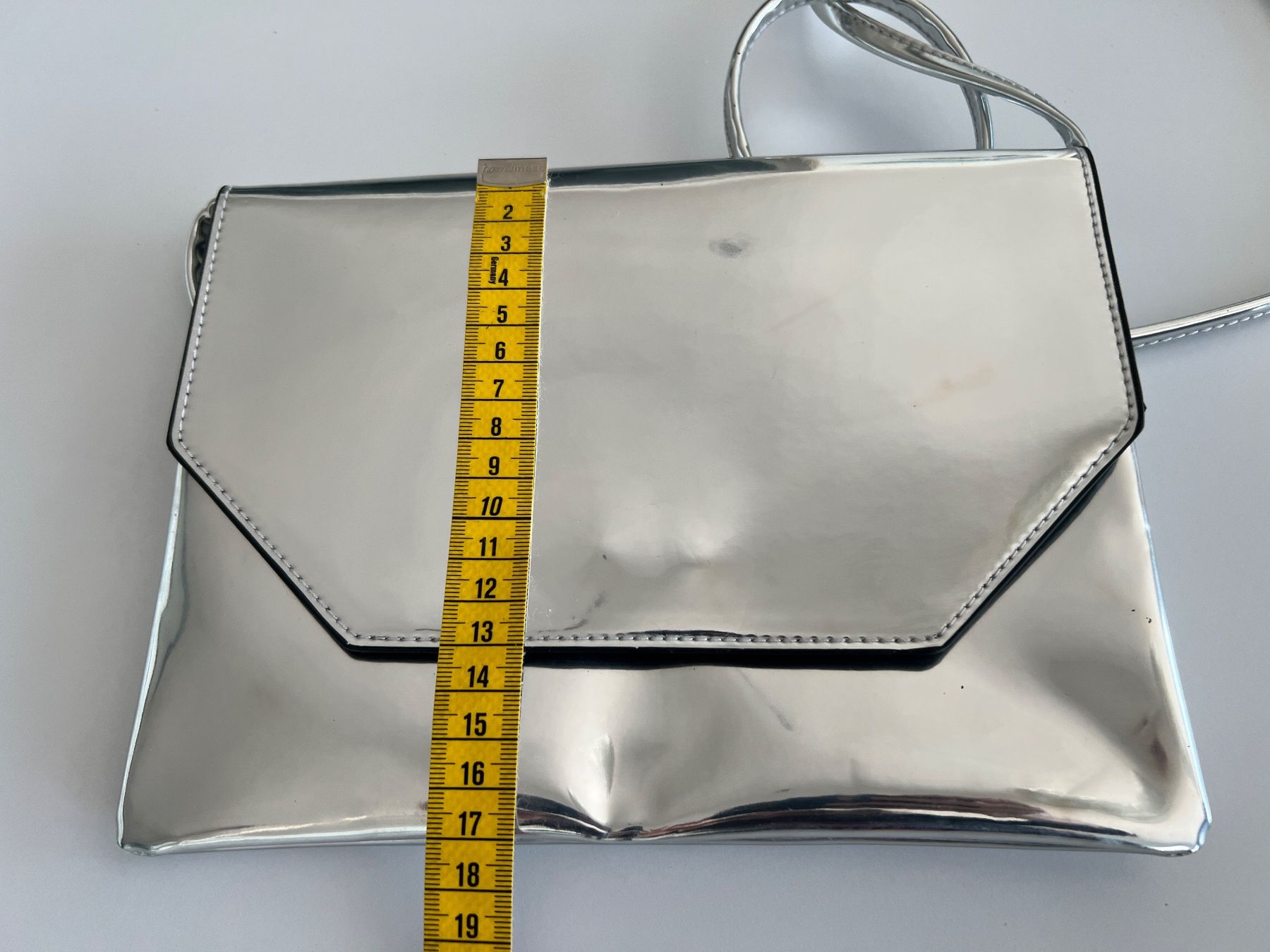 Borse da donna: Umhängetasche Clutch silber klein – Usato da Büetigen venduto da Jabo 5