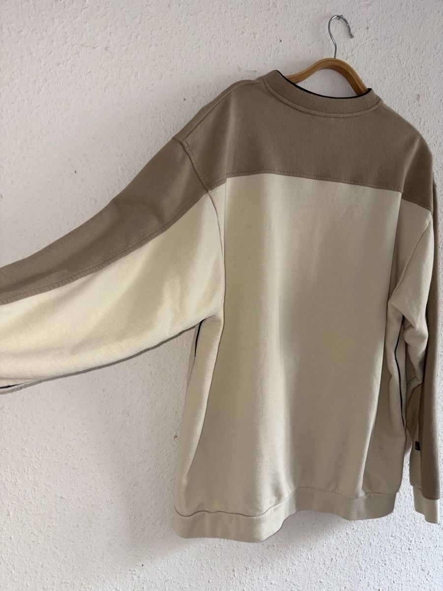 Nike Pulls & Sweat-shirts: Pull Nike XL col V couleur crème/marron – D'occasion à Genève par xamime 2