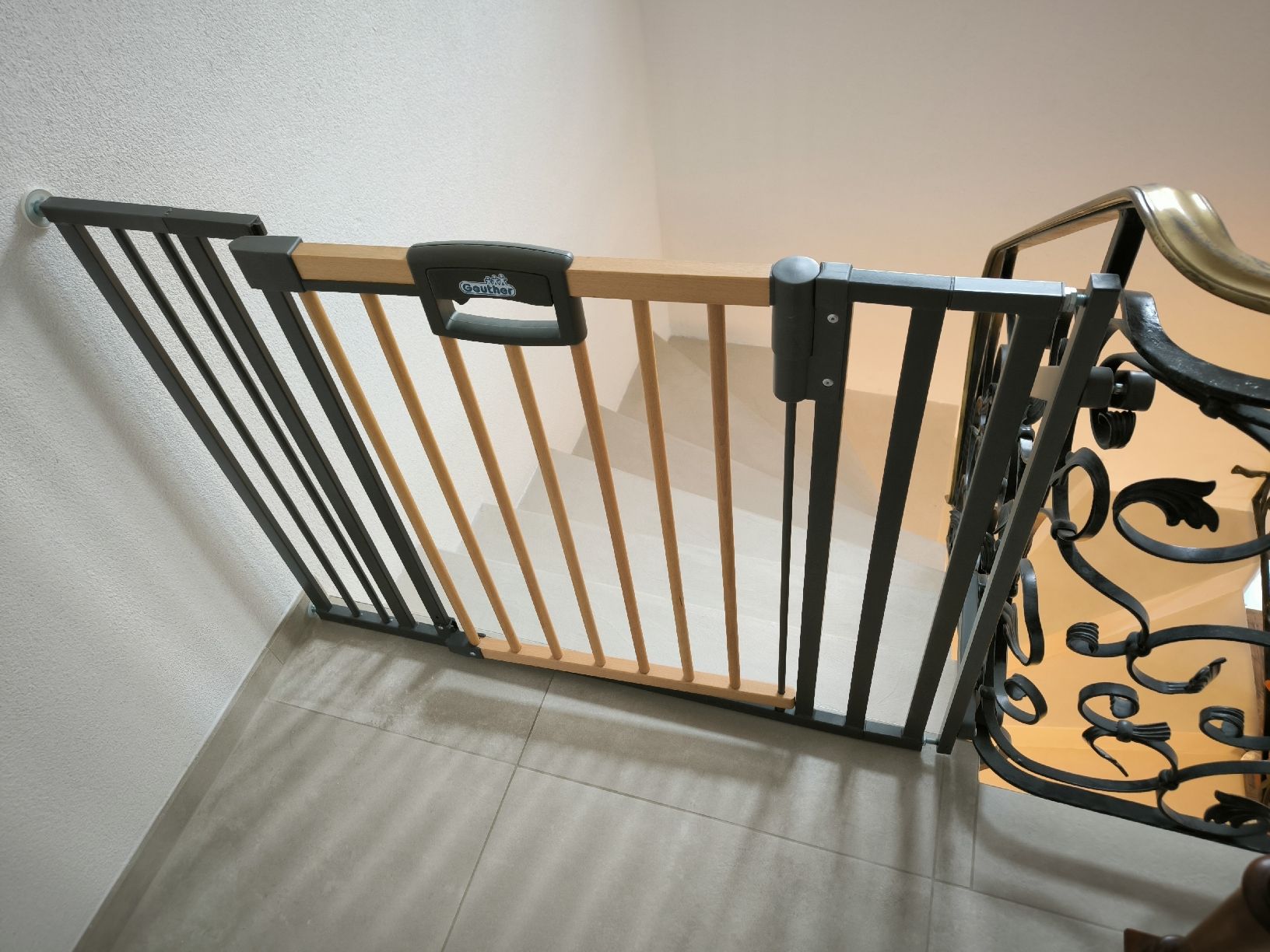 Tutto per la sicurezza: Geuther Treppengitter Easylock mit 2 Verlängerungen – Usato da Mattwil venduto da FamilieG.