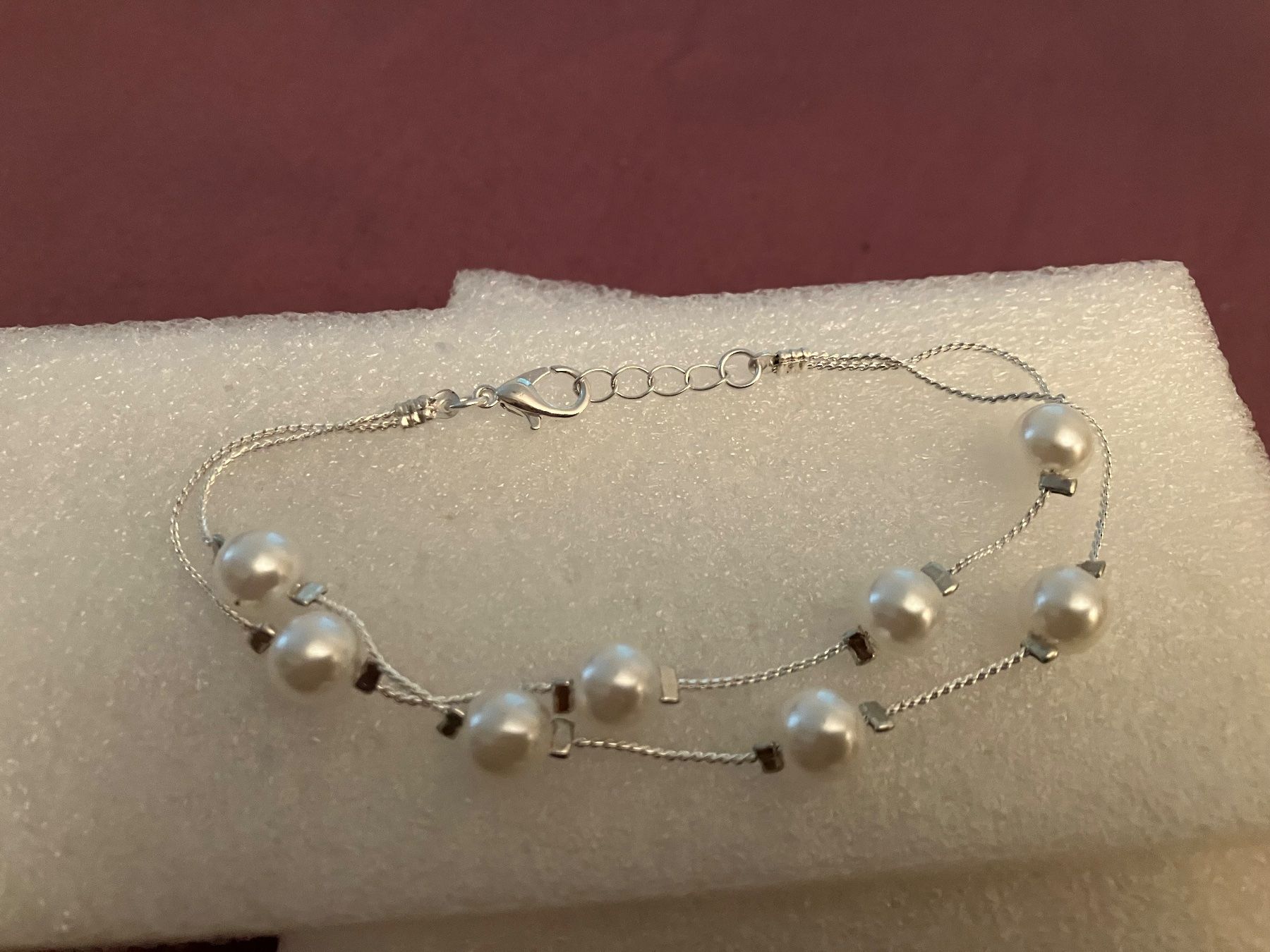 Bracciali & Braccialetti: Romantisches, silberfarbenes Armband mit Imitationsperlen, – Nuovo (secondo la descrizione) da Affoltern am Albis venduto da Dlotti