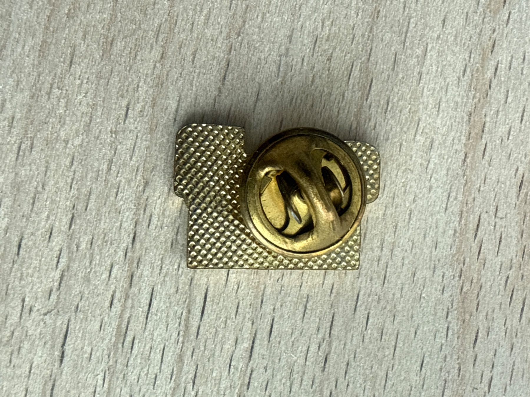 Placchette & Badge: Pin Dolisos – Usato da Glattbrugg venduto da Schweigmatt 1