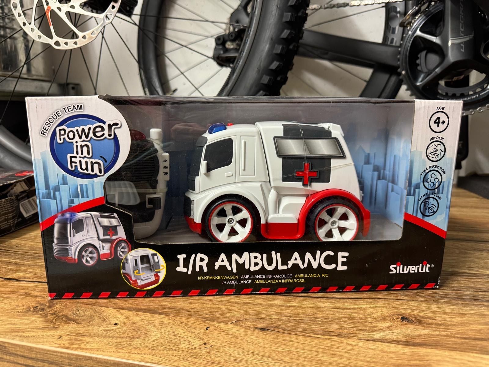 Giocattoli: Infrared Rescue Ambulance Toy - Fun Remote Control Car - ... – Nuovo e nell'imballaggio originale da Seuzach venduto da Tuccmeister
