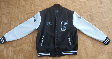 Coole College Jacke Faded, Grösse M, Top Zustand!